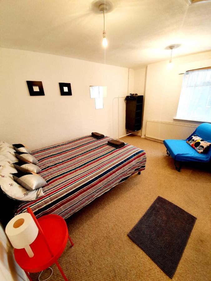 Rayleigh Town Centre 2 Bedroom Apartment Ngoại thất bức ảnh